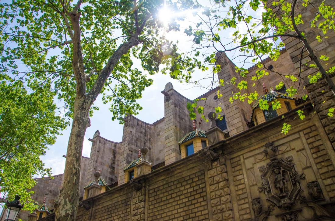 Arquitectura de Barcelona, fotografía de Geo Aragón (Siguiendo al Conejo Blanco)