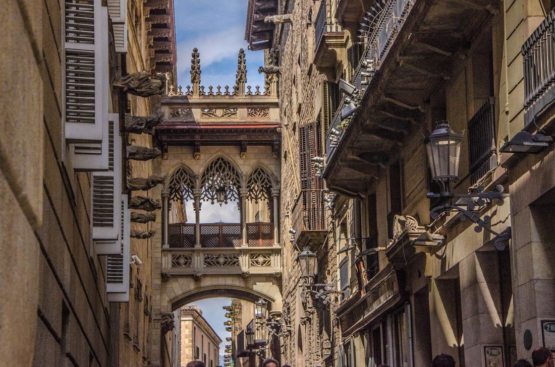 Arquitectura de Barcelona, fotografía de Geo Aragón (Siguiendo al Conejo Blanco)