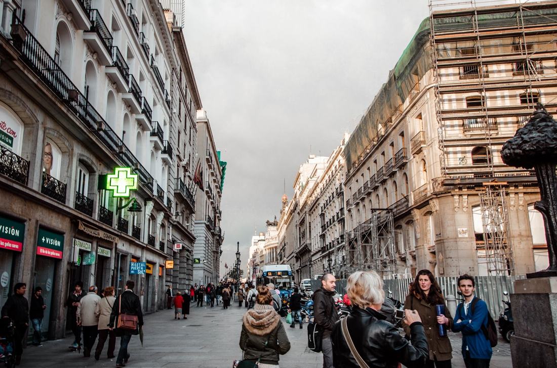 Calles de Madrid II, fotografía de Geo Aragón (Siguiendo al Conejo Blanco)