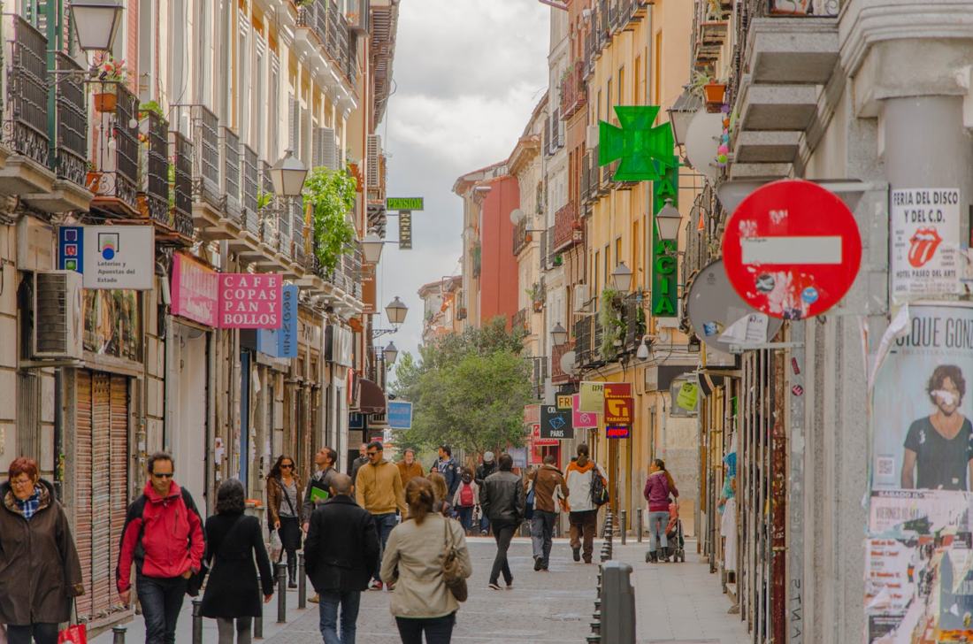 Calles de Madrid II, fotografía de Geo Aragón (Siguiendo al Conejo Blanco)