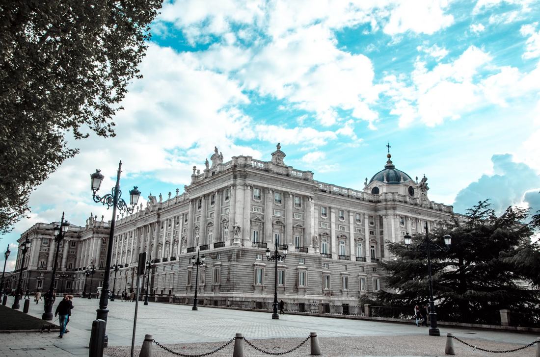 El palacio de Su Majestad El Rey en un día frío, fotografía de Geo Aragón (Siguiendo al Conejo Blanco)