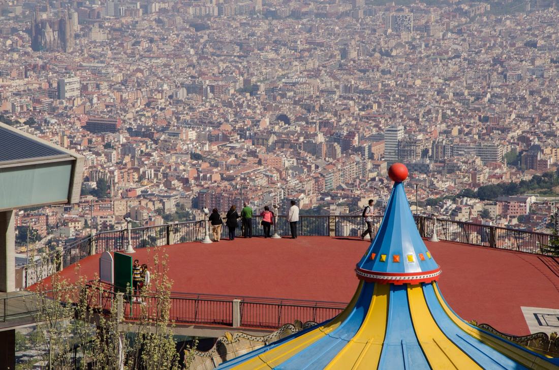 Vista de Barcelona desde el Parque TIBIDABO, fotografía de Geo Aragón (Siguiendo al Conejo Blanco)